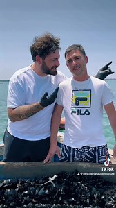 415K views · 7.7K reactions | Oggi vi raccontiamo come nasce la cozza migliore d’italia, La Tarantina. È il risultato di una tradizione antichissima, fatta con amore e cura da generazioni, in un luogo, ambiente unico, il mare di Taranto. Scopri come la natura diventa eccellenza. | Pescheria nautilus ostuni | Facebook