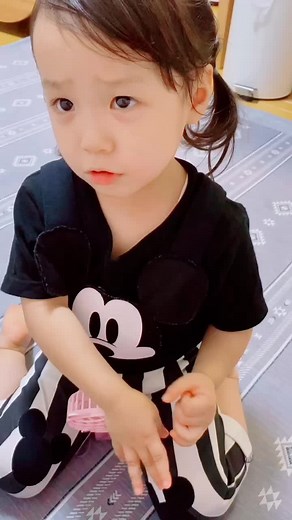 勢いで芦田愛菜ちゃんのマネをさせてみた😂笑#親バカ部 #我が子の秋 #3歳 #tiktokハロウィン