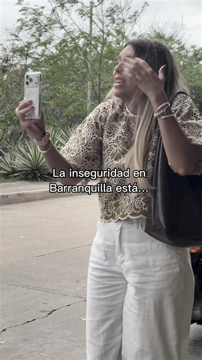 NO MÁS RAPONAZOS 🚫 ni en Barranquilla ni en tangamandapio 😌 lo consiguen en @Save Band Esto no es #humor es #seguridad y #publicidad
