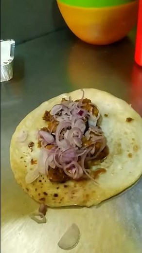 I Tried 2 KATHI ROLL at 34 Chowringhee Lane Ashok Vihar 😍🤤 | Chicken Shawarma | VarunFoody & more...