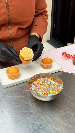 Disco Ball Cupcakes! These cupcakes are ready to boogie ✨🧁 | Chefclub Network