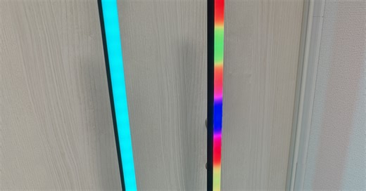 「SwitchBot RGBICフロアライト」は、同時に複数色を発光できる　部屋の“パリピ”演出にピッタリ