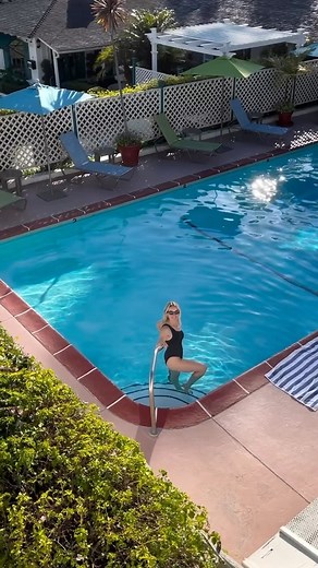 Embrace a leisurely retreat to Montecito with a stay at @coastvillageinn. Spend your next getaway steps away from Coast Village Road, offering delectable dining and high-end boutiques, all within walking distance. Or, opt for a beach day and cruise to the shore via a short scenic bike ride. Now that’s what we call a location that has it all. #SeeSB 📷: @coastvillageinn #Goleta #SantaBarbara #Montecito #Summerland #California #visitcalifornia #Travel #BeautifulDestinations #beauty #paradise #west