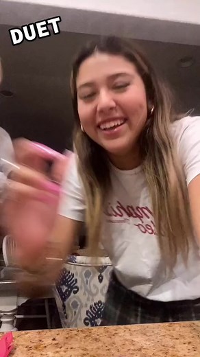 Increíble Belly Wave: Habilidad Asombrosa de una Niña