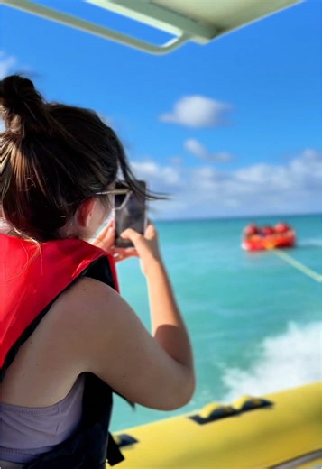 Family Fun on the Water! 🌊✨ This family’s first tubing adventure was all about smooth rides and fun jumps! Tubing is the perfect activity for families looking to share laughs, excitement, and unforgettable moments together in Aruba’s beautiful waters. 🛟 Ready for your turn to make some amazing memories? 🌴 book your tubing adventure here: https://arubawatersportscenter.com/aruba-activities/tuberides #FamilyAdventure #TubingFun #ArubaWatersports #MakingMemories #OceanJumps
