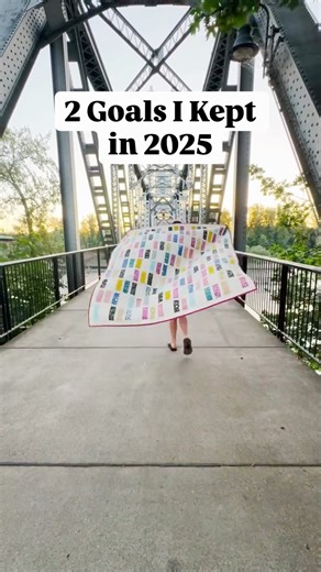 Quilts, Patterns, Tutorials on Instagram: "The two goals I kept: 🎉 Find more joy in everyday life. This has included following lots more accounts that just make me laugh and unfollowing accounts that I didn’t feel great about. ❤️ Do things out of love and not out of resentment. I may talk more about this if anyone is interested, but this has been revolutionary for me. And the one I didn’t: 🤷🏻‍♀️ this is the only business related one, but I had a goal to reach 80k followers by the end of 2025.
