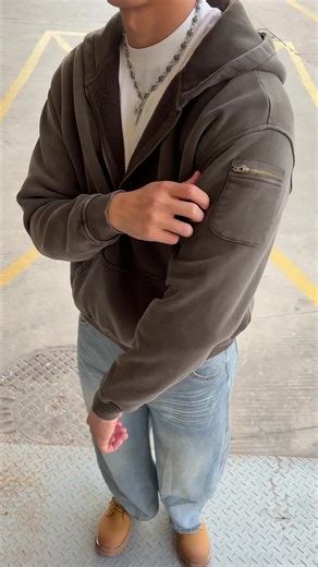 Trendy Streetwear: Baggy Outfit Ideas with Hoodies