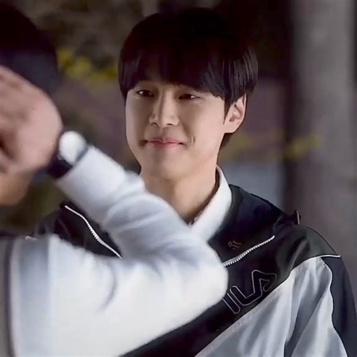 🎥 Light on me (Korean, 16 episodes, completed, available on Viki) CTTO | That BL World