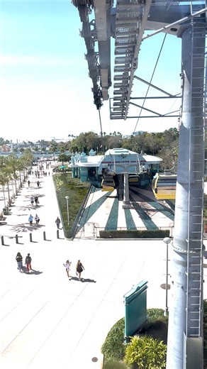 180K views · 1.6K reactions | Riding the Walt Disney World Skyliner from Hollywood Studios to the Caribbean Beach Resort! #waltdisneyworld #disneyshollywoodstudios #disneyskyliner #seewdw | See WDW | Facebook