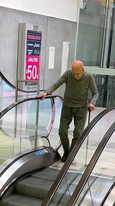1.3M views · 1.7K reactions | Escalator helping experiment: Who helps? | Girly Panda | Facebook
