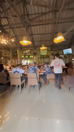 TWO WHEELS, ONE LOVE! 🏍️💚 Hello to all the Riders out there! We offer ride venue and food packages at The BrickOven Café! 🍕😋 Thank you so much Motorcycle Republic for having us in your breakfast ride! Ride safely! ‘Til next time! 💨💨💨🥰🥰🥰 We are OPEN EVERYDAY! Open for dine in, take out and delivery! 🚚 📍Purok 2, Brgy. Labuin Pila,Laguna 🕰Operation Hours Mon-Thurs: 10am-9pm Fri-Sunday: 10am-10pm Order Now! ☎️ 📞 09453189285 Dm or call us for inquiries! #riders #breakfastride #Ridersclu
