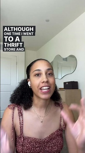 When you shop, do you wear headphones or are you open for chatting? 💬