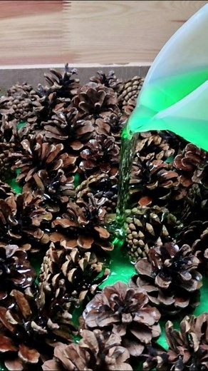 Epoxy Table with Pine Cones and LED #epoxy #epoxyart #letsresin #epoxytable | Wood Season