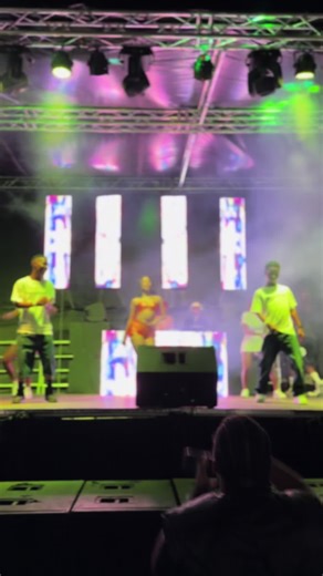 Live Dance Performance with Vibrant Choreography