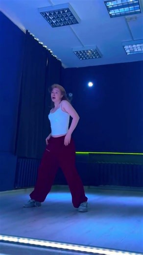 Girly hip-hop dance choreo #hiphop #girlydance #girlychoreo #girlyhiphop #danceshorts #dancevideo