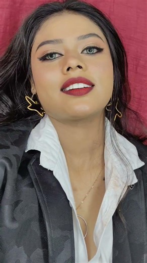 red lips tutorial watch this video 👇 #lips #lipstick #look