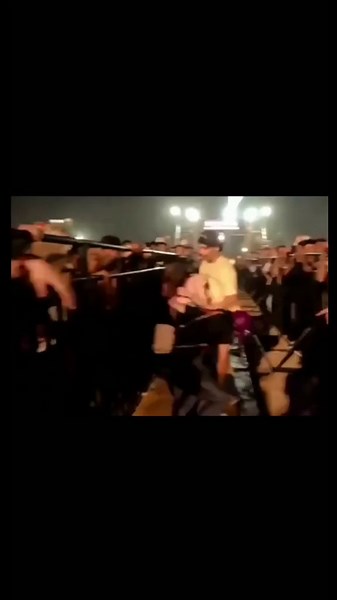 Slank -Orkes Sakit Hati *Tradisi setiap konser slank. *lokasi 📍Pekanbaru-Riau #slankfansclubpekanbaru #slank sumber video - @Slank Band @bim2xslank @greenslank @ridho_hafiedz @KAKA SLANK