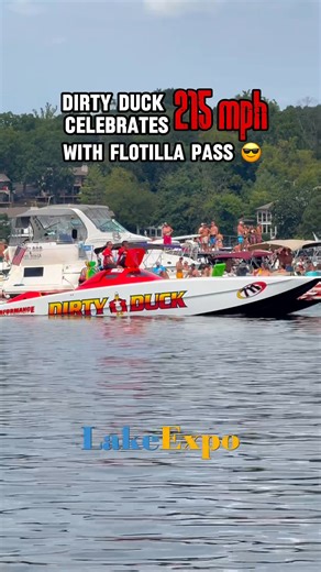 Listen to the cheers!! 🗣️😎215 MPH from Dirty Duck Racing and they’re the current leader on our 2025 Shootout Day 1! #lakeoftheozarks #missouri #loto #boating | Lake Expo