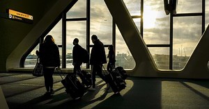 Fights still breaking out on planes — and lighting up the internet — even as pandemic restrictions loosen