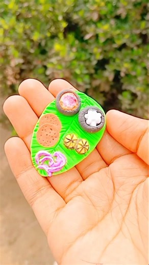 How to make food plate with clay😋✨#foryou #creativeclayideas #viral#music #designee #creativecorner