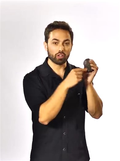 why magnets work ? #Physics #Science #LearnOnTikTok #FYP #Knowledge #Viral #STEM #PhysicsFacts #ForYou #EduTok #magnetism #sciencefacts #facts #part1