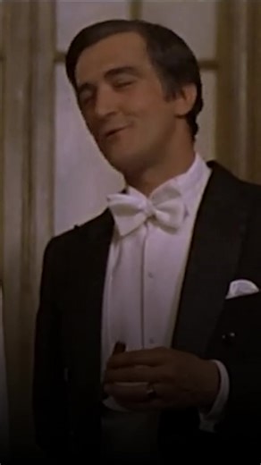 25 years ago today, APRIL CAPTAINS (Capitães de Abril), directed by Maria de Medeiros, premiered, telling the powerful story of Portugal’s 1974 Carnation Revolution. 🎬🌸 The film features a stellar cast, with Maria de Medeiros, Joaquim de Almeida, and Stefano Accorsi, whose performances bring to life this historic moment of peaceful resistance and the fight for freedom. Have you watched it? #AprilCaptains #MariaDeMedeiros #CarnationRevolution #EuropeanFilmAcademy | European Film Academy