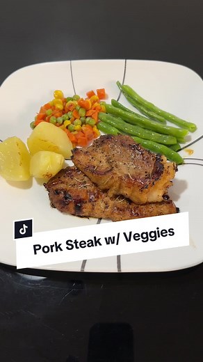 Delicious Pork Steak Recipe with Rosemary and Veggies