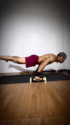 Wristband support #wristband #fitness #calisthenics #handstand #planche #gymtok #fyp