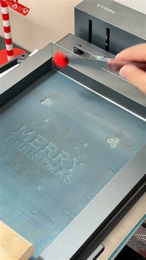 297K views · 1.6K reactions | Get festive and creative!  Use a screen printer to design your own Christmas canvas bags. Perfect for gifts or holiday shopping! ️✨ Check our bio link to learn more! https://social.xtool.com/cybermondaysale #xtool #xtoolmade #screenprinting #cybermonday | xTool | Facebook