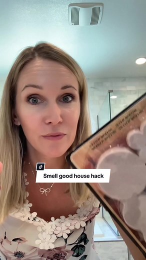 A little hack for making your house smell good using Mavwicks diffuser oil #diffuseroil #mavwicks #cleaninghacks #bathroomhacks #homefragrance #cleaningtips