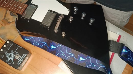 200块暴力改装一把小众琴？epiphone 青岛产explorer初改装记录~