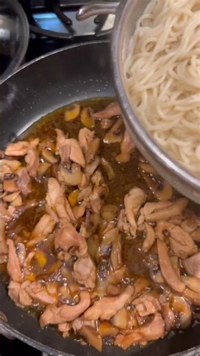 Easy Chicken & Mushroom Rice Ramen from Costco 🍜 #riceramen #costcoramen #ramenrecipe #easyrecipe