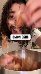 404K views · 13K reactions | Onion peels onion peels onion peels… don’t let the tears make you throw them out  because they’ve have so many uses and benefits! 暈 Recycle.. let’s do better!  . . . #onion #recycle #onionpeels #lifehack #hacks #cookinghacks #cookingtips #kitchenhacks #selfcare #beautyhacks #clever #recycling #sustainability | creative explained | Facebook