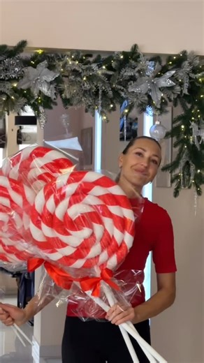 НУТРИЦИОЛОГ|АНАЛИЗЫ|РЕЦЕПТЫ on Instagram: "Новогодние 🍭🍭🍭 ⠀ идея для новогоднего декора улицы или дома просто🔝да еще и за недорого, а выглядит на все 💯 ⠀ Вам нужно купить: ✔️вилатерм (жгут теплоизоляционный) - 3 м длиной (я брала для больших 🍭40 мм и для маленьких 🍭20 мм в диаметре), артикул на OZON 1065597677 ✔️труба полипропиленовая, артикул на ВБ 621789252 (5 шт в комплекте) ✔️красный скотч, артикул на ВБ 467183605 (для маленьких 🍭, берите скотч в 2 раза тоньше) ✔️упаковочная пленка,