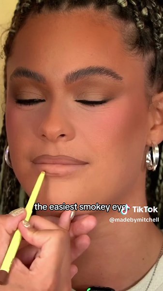 Easy Smokey Eye Makeup Tutorial | MUA Tips & Tricks