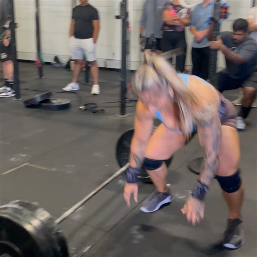 Shannon Crawford - Online Fitness Coach on Instagram: "Thanks @crossfit_coyote_valley for a fun time! Pretty happy with that clean 🧹😮‍💨 I will say one thing I’m very proud of was that I held onto 15 UB BMU in the final, I’ve come a long way in gymnastics 👏🏼 just shows that when you stay consistent and put in the work it always pays off. No matter how long it takes. Another SUPER COOL thing was that all three ladies on the podium are affiliate owners Ƕ