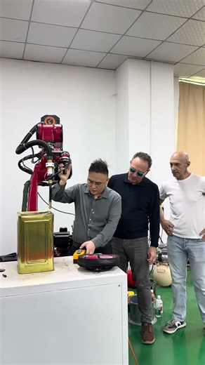 A programming-free welding robot has arrived! Simply guide it by hand #Welding robots