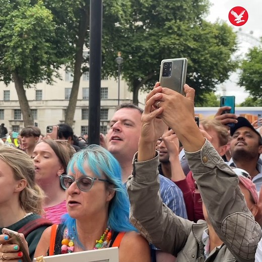 Crowds boo Boris Johnson outside Downing Street as he resigns as prime minister | The Independent