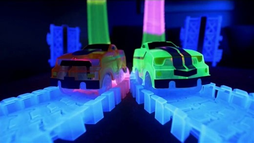 Magic Tracks Turbo RC TV Spot, 'Bend, Flex & Go'