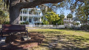 An inside look at a historic Beaufort mansion listed for $2.4 million