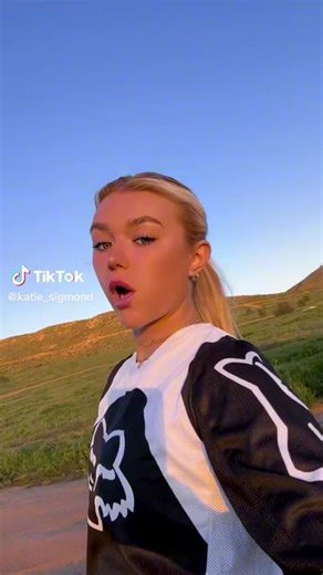 Thick Fit Hot Babes | Katie Sigmond Slideshow Pics