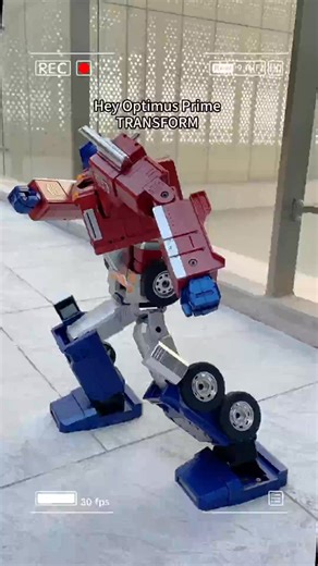 57.Your very own Optimus Prime to transform whenever you want! 😁#robosenrobot #Robosen #OptimusPrime #robosenoptimusprime #riseofthebeasts #transformers #fyp | ShonnaHan