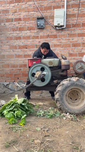 Revolutionizing Farming: Hand-Powered Tractor with Rotating Plow