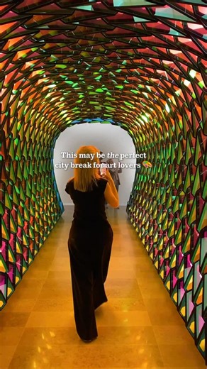 Amy Macpherson | Spain travel content on Instagram: "Where can you find cutting-edge contemporary art, baroque masterpieces, futuristic architecture and art nouveau - all in one gorgeous, walkable city? Valencia! This city is a dream destination for art and architecture fans and unapologetic museum nerds (hi 🙋‍♀️). Some highlights, in order of appearance: 📍The @centroartehortensiaherrero, a contemporary art collection in a beautifully restored palace. Look out for the site-specific works, such