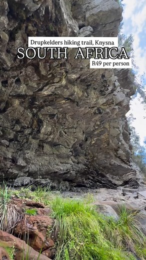 #TravelTuesday | #RePost @life_of_betts Looking for adventure in Knysna? 🥾✨ Something off the beaten track — exclusive, wild, and truly unforgettable? Drupkelders Rock Pools never disappoint! The 3.6 km trail takes you down to the most incredible coffee coloured rock pools 😍🙌 It’s a pretty steep hike, so make sure you’re wearing proper hiking shoes — and don’t forget your swimsuit, plenty of drinking water, and some snacks because you’ll definitely want to relax and soak up the magic once you