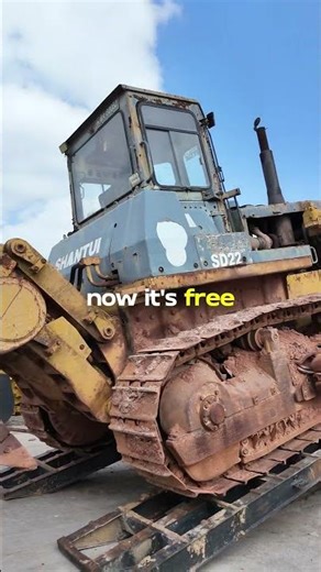 Easiest Offload Ever, A Scrap SD22 Bulldozer – Reversed Off a Truck in 40 Seconds 🚛