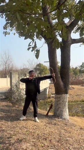 The guns are on fire Hehe poke your holes all over your body #Traditional bow#Archery#Arch