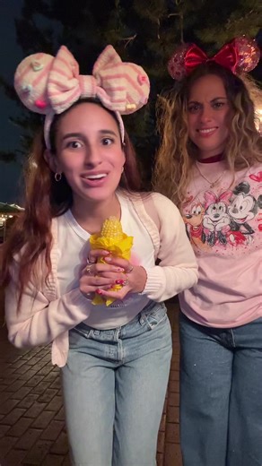i really like *disney* corn 🌽 #itscorn #disney #disneyfood #californiaadventure #disneyparks