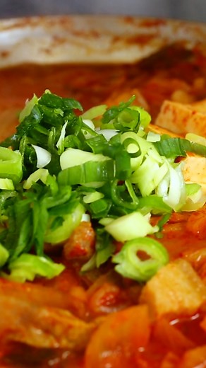 Here you go! A one-minute edit of my kimchi-stew (kimchi-jjigae: 김치찌개) recipe video! Check out the full video plus the written recipe on my website: https://www.maangchi.com/recipe/kimchi-jjigae | Maangchi