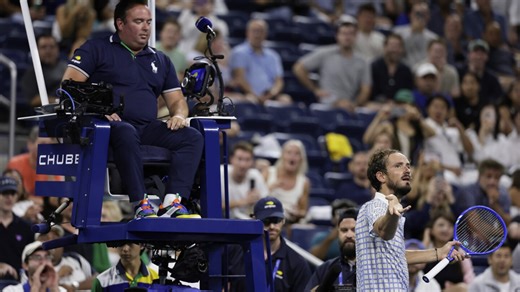 Medvedev taunts booing crowd, rips chair ump during wild US Open meltdown